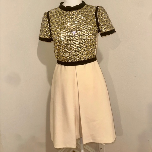 Stunning Ivory Gucci Dress With Metal Accents Size 40